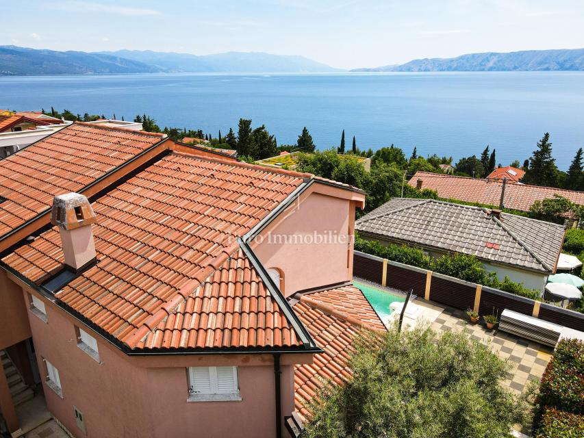 Novi Vinodolski hiša z bazenom