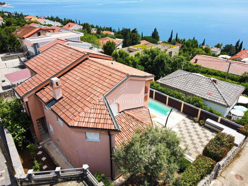 Novi Vinodolski hiša z bazenom