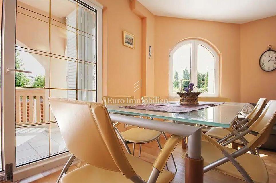 Novi Vinodolski hiša z bazenom