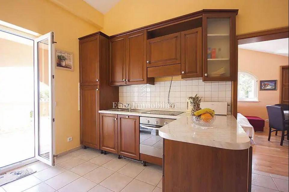 Novi Vinodolski hiša z bazenom