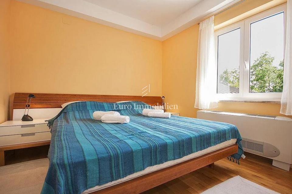 Novi Vinodolski hiša z bazenom