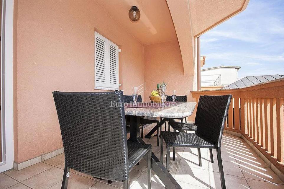 Novi Vinodolski hiša z bazenom