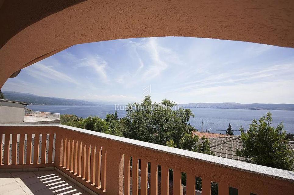 Novi Vinodolski hiša z bazenom