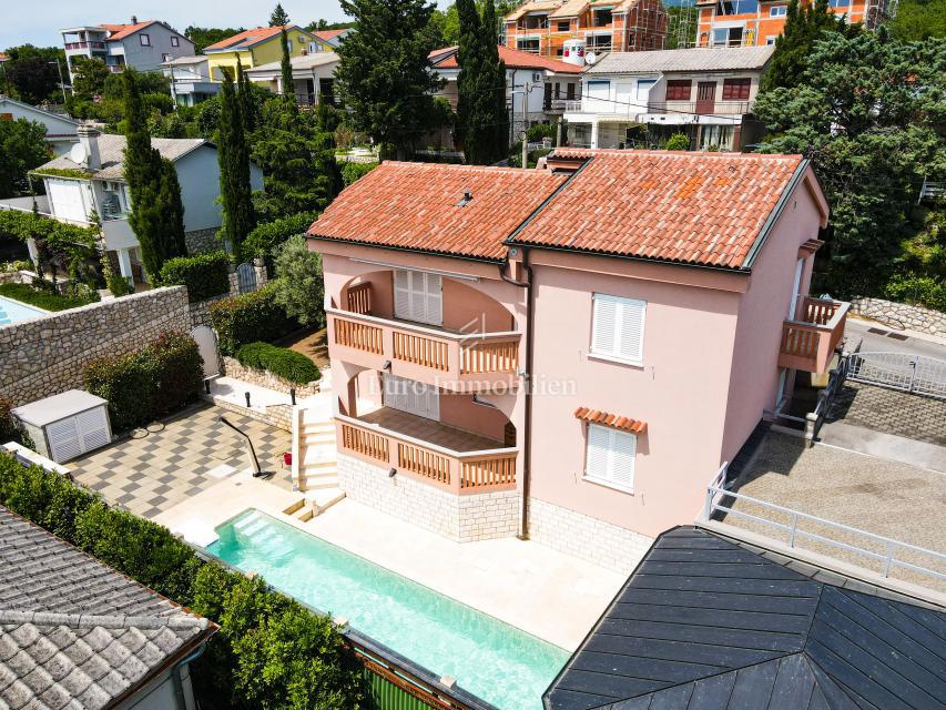 Novi Vinodolski hiša z bazenom