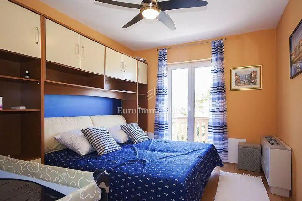 Novi Vinodolski hiša z bazenom