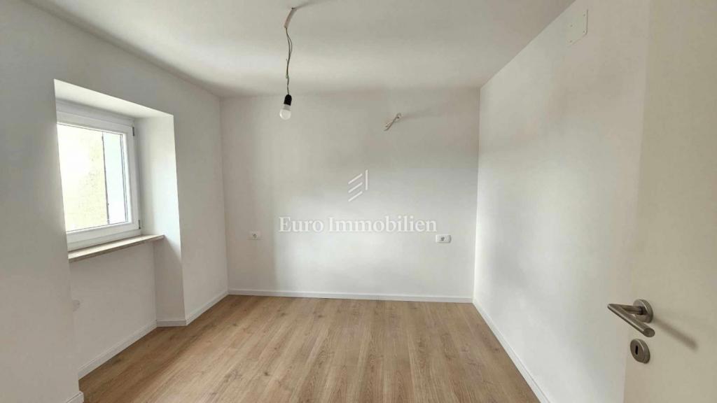 Kamnita hiša v starem mestnem jedru s pogledom na morje - Višnjan