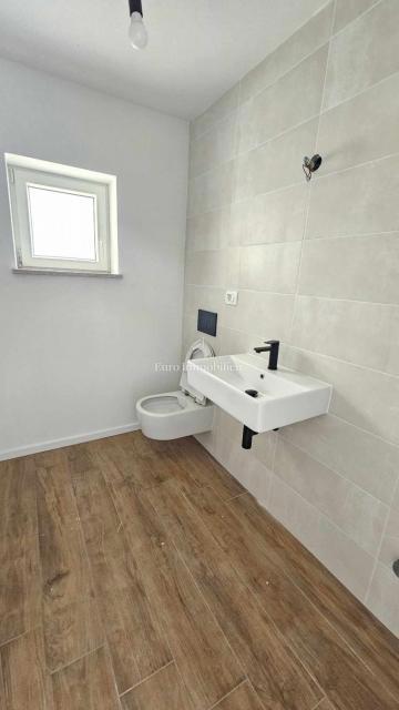 Kamnita hiša v starem mestnem jedru s pogledom na morje - Višnjan