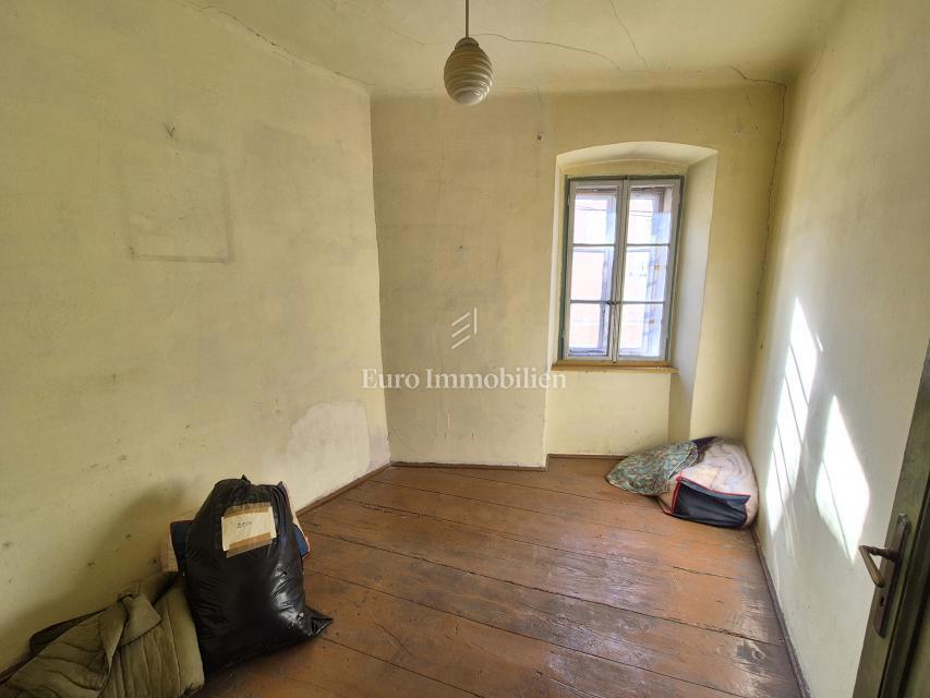 Selce - kamnita hiša za adaptacijo, 50 m od morja