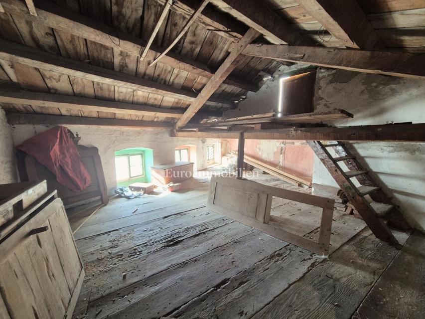 Selce - kamnita hiša za adaptacijo, 50 m od morja