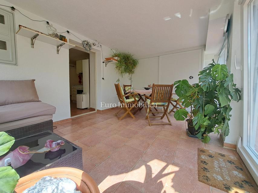 Omišalj - prenovljena hiša z dvoriščem v starem mestnem jedru