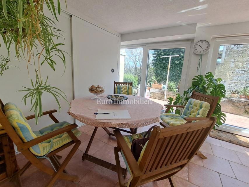 Omišalj - prenovljena hiša z dvoriščem v starem mestnem jedru