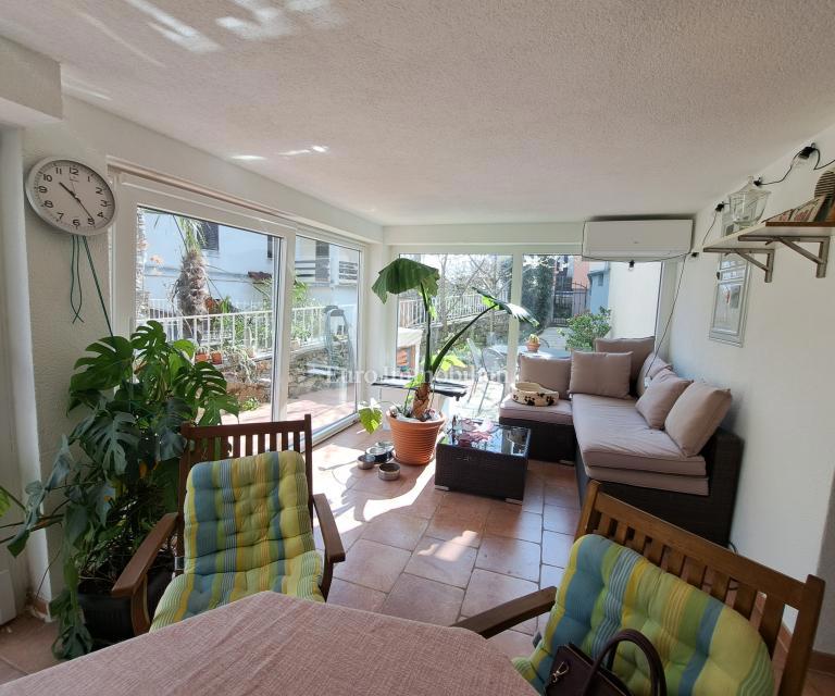 Omišalj - prenovljena hiša z dvoriščem v starem mestnem jedru