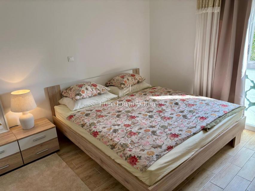 Okolica Zadra - stanovanje z vrtom 150 m od morja