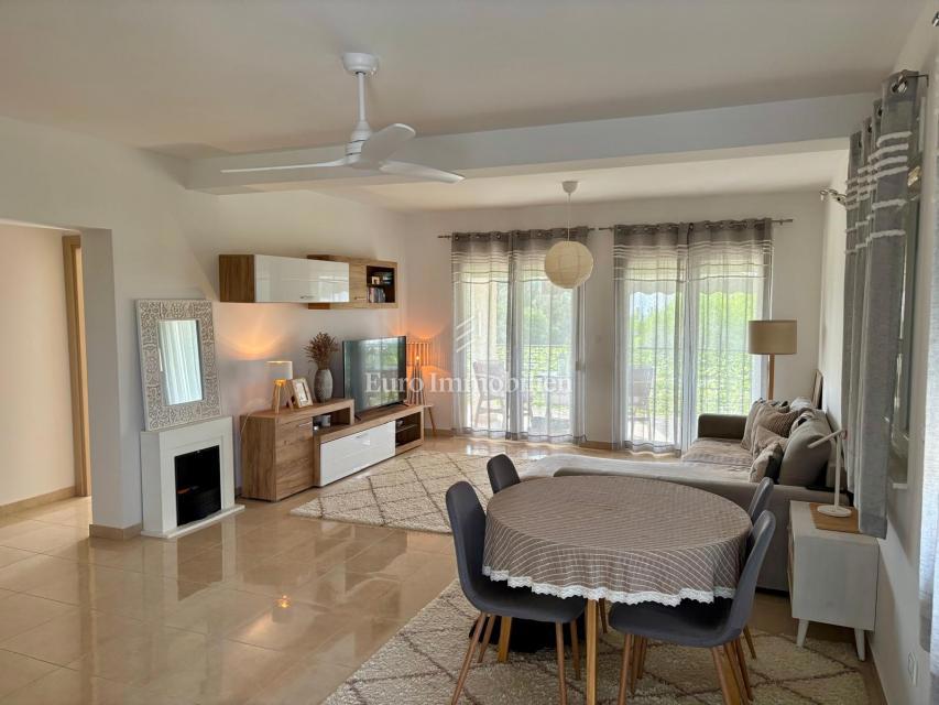 Okolica Zadra - stanovanje z vrtom 150 m od morja