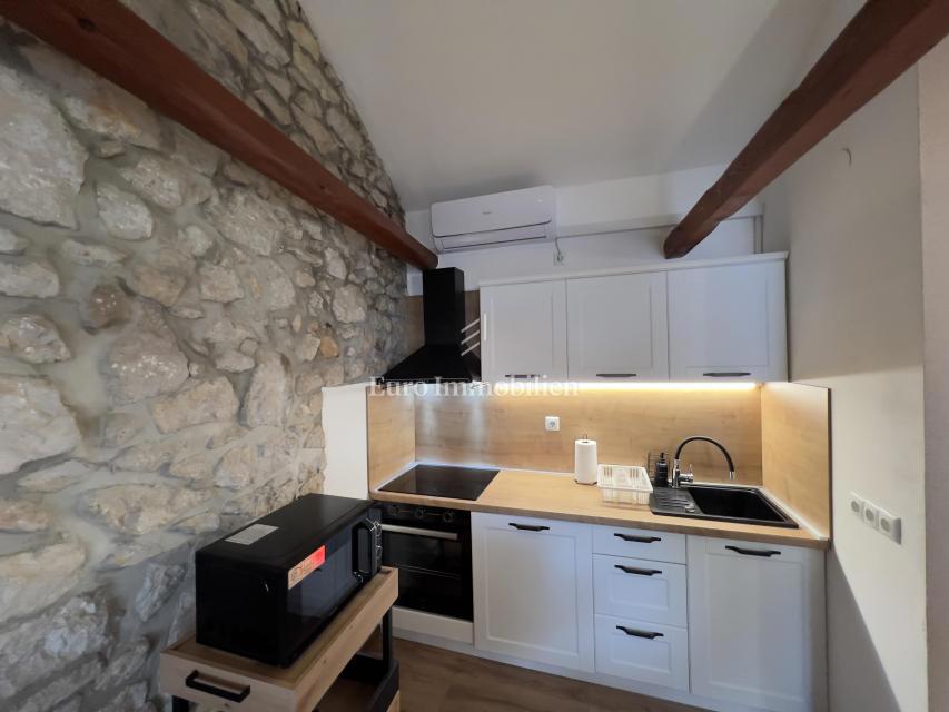 Prenovljeno stanovanje v središču Crikvenice