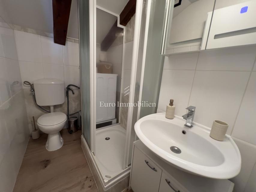 Prenovljeno stanovanje v središču Crikvenice