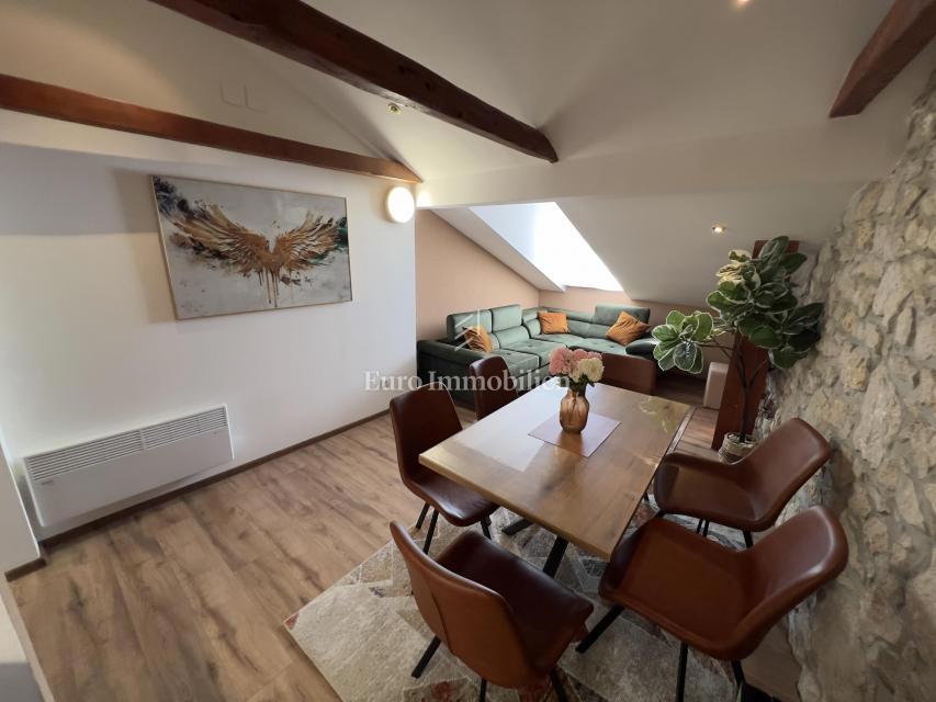 Prenovljeno stanovanje v središču Crikvenice