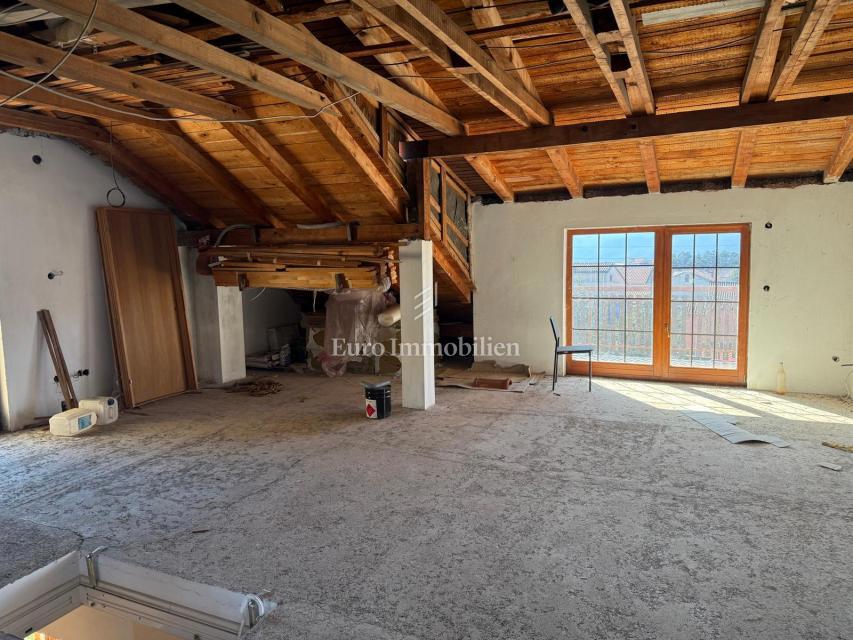 Dvojček hiše s poslovnim prostorom in garažo - Viškovo