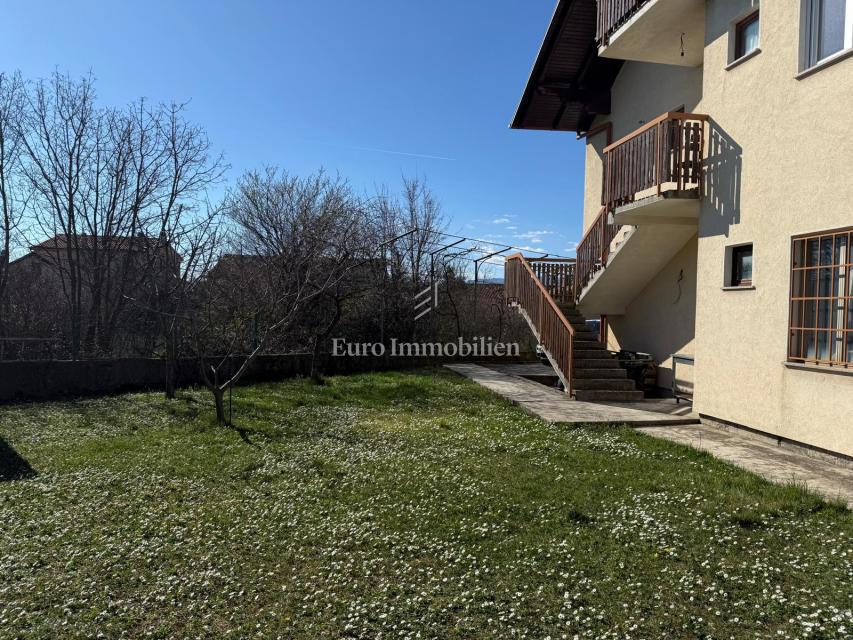 Dvojček hiše s poslovnim prostorom in garažo - Viškovo