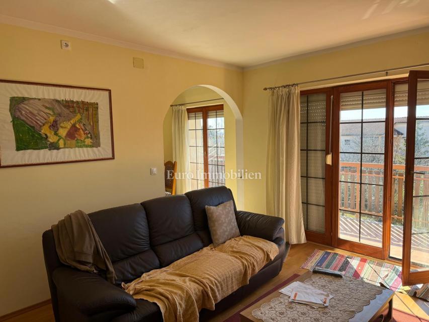 Dvojček hiše s poslovnim prostorom in garažo - Viškovo