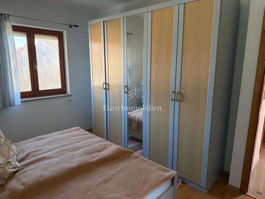 Dvojček hiše s poslovnim prostorom in garažo - Viškovo