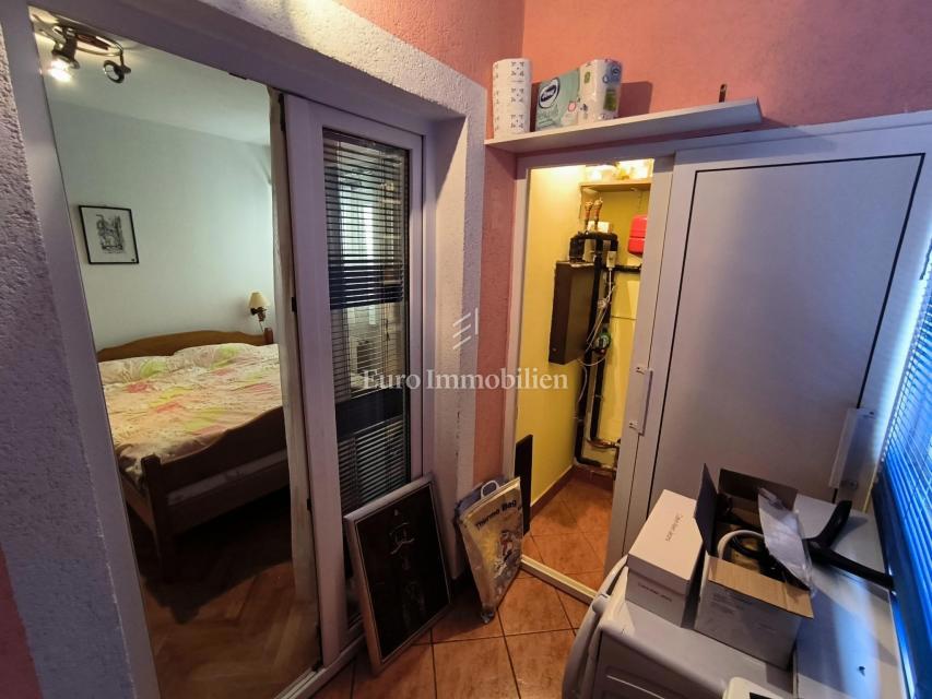 Drenova - stanovanje z 2 balkonoma, vrtom in parkiriščem