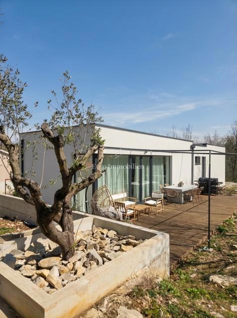 Istra, Labin - moderna enonadstropna hiša z vrtom