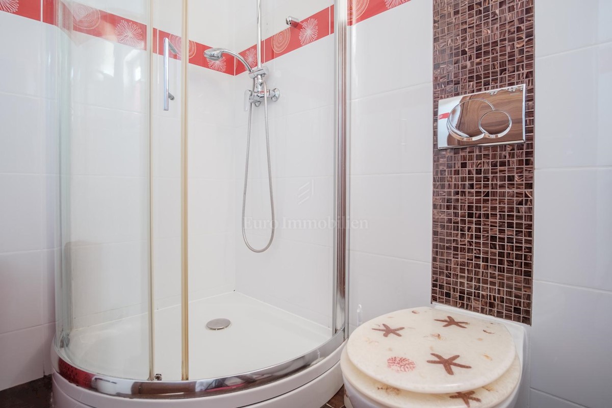 Apartmanska kuća s bazenom, Fažana