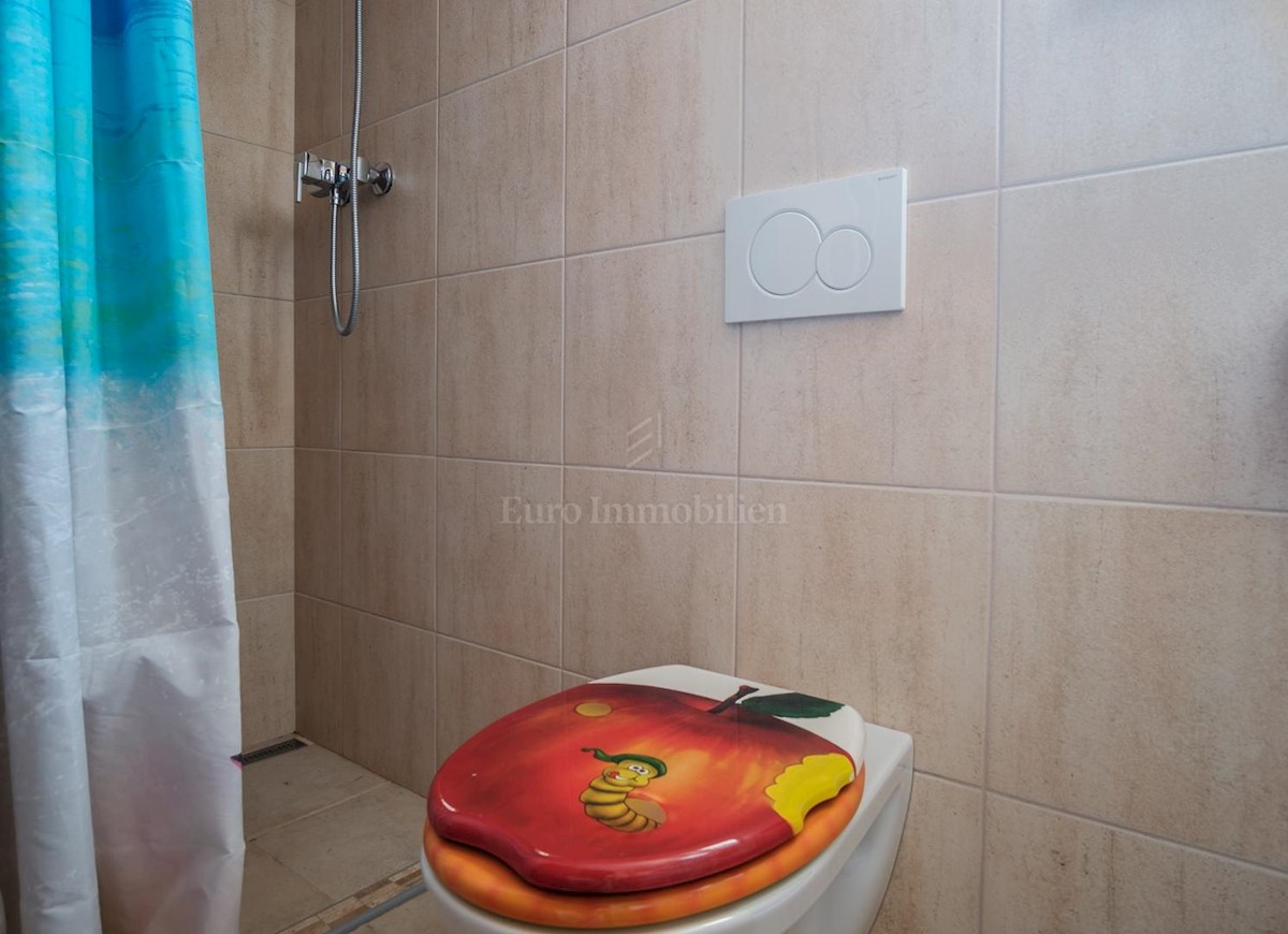 Apartmanska kuća s bazenom, Fažana