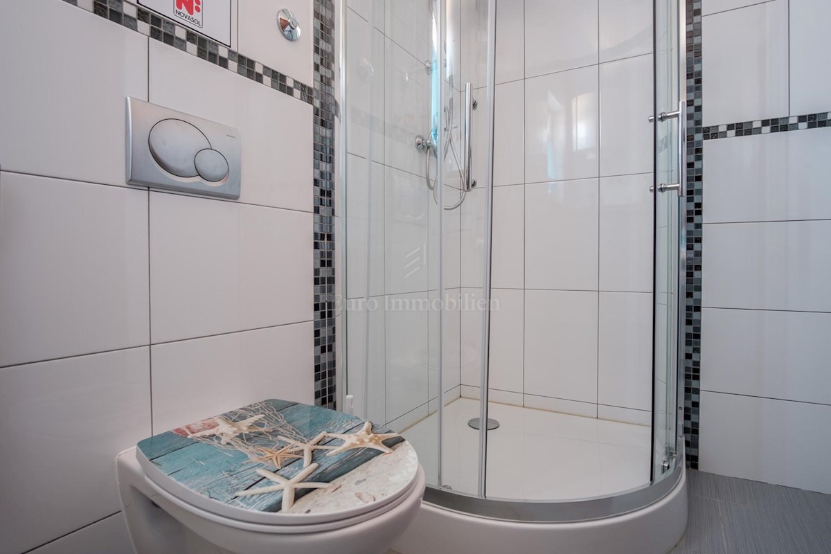 Apartmanska kuća s bazenom, Fažana