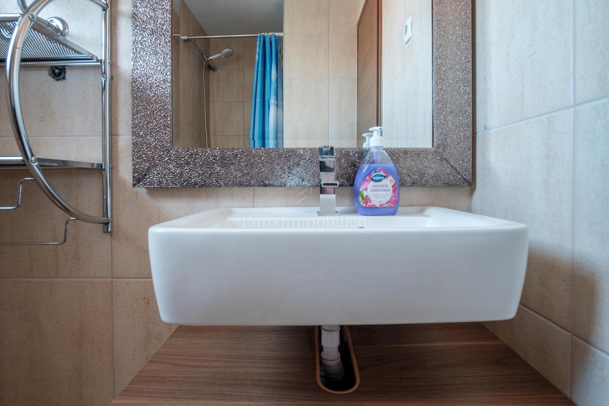 Apartmanska kuća s bazenom, Fažana