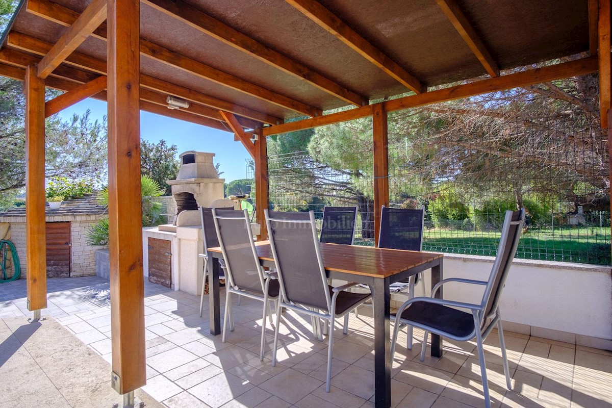 Apartmanska kuća s bazenom, Fažana