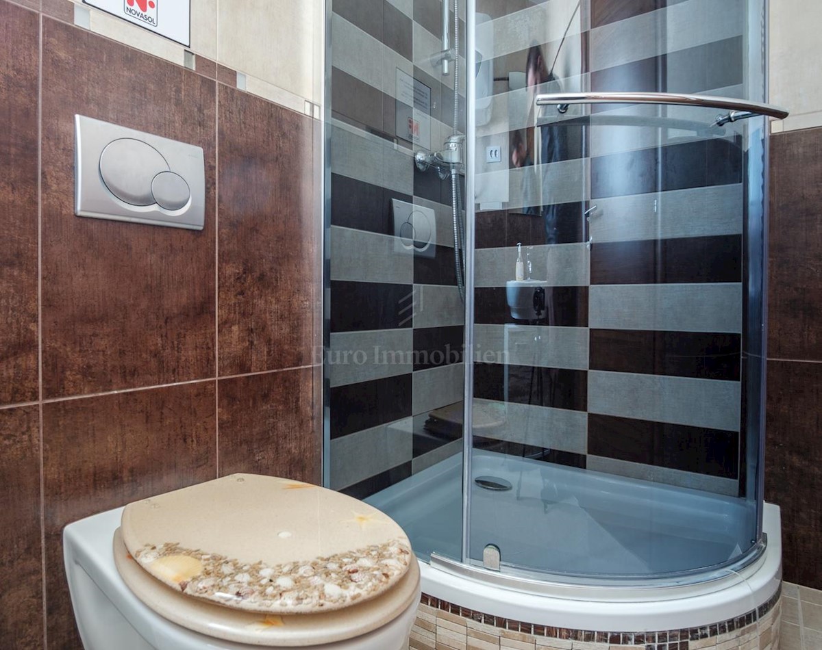 Apartmanska kuća s bazenom, Fažana