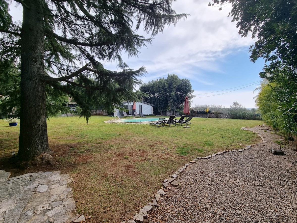 Kamnita vila s pogledom na morje v Umagu
