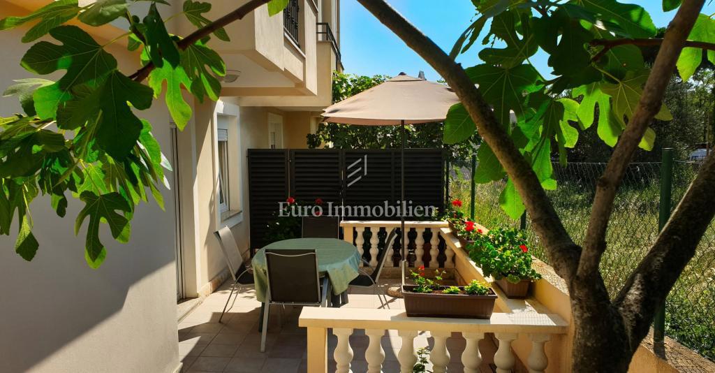 Vila z apartmaji in pogledom na morje - Diko, Zadar