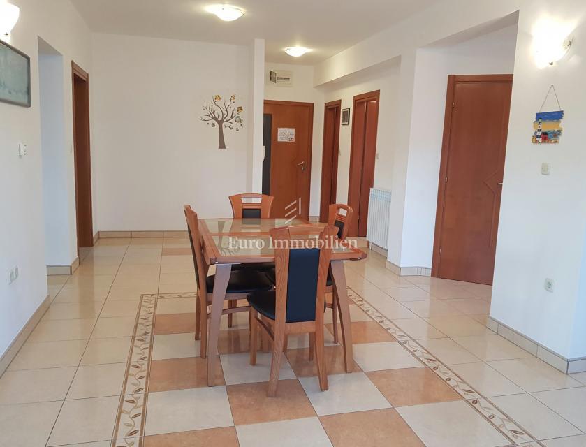 Vila z apartmaji in pogledom na morje - Diko, Zadar