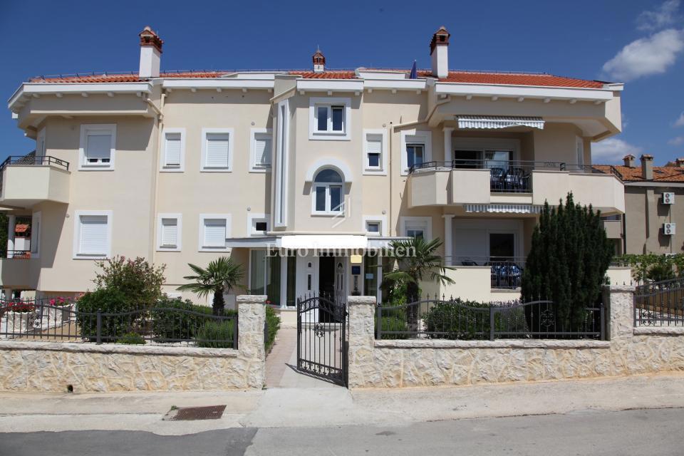 Vila z apartmaji in pogledom na morje - Diko, Zadar