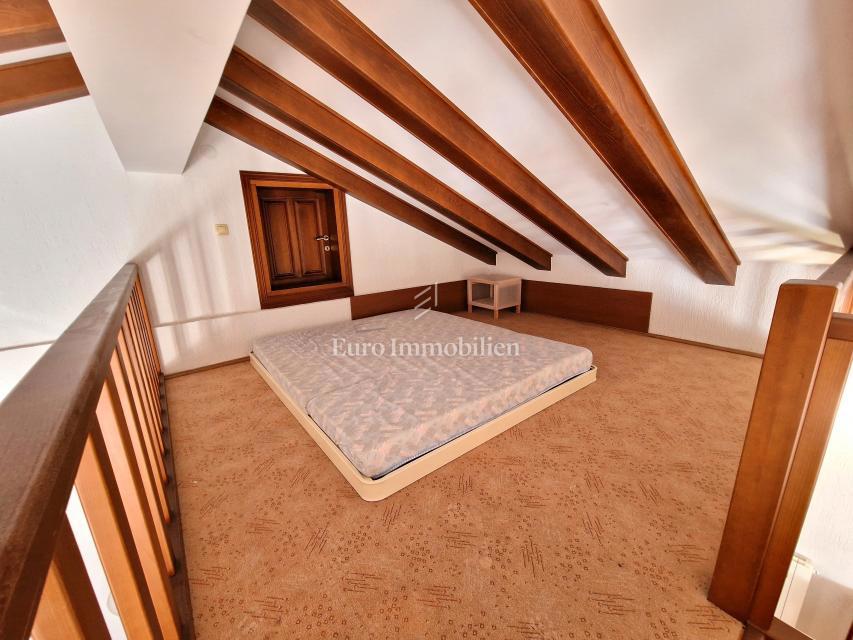 Mesto Krk, okolica - apartma s pogledom