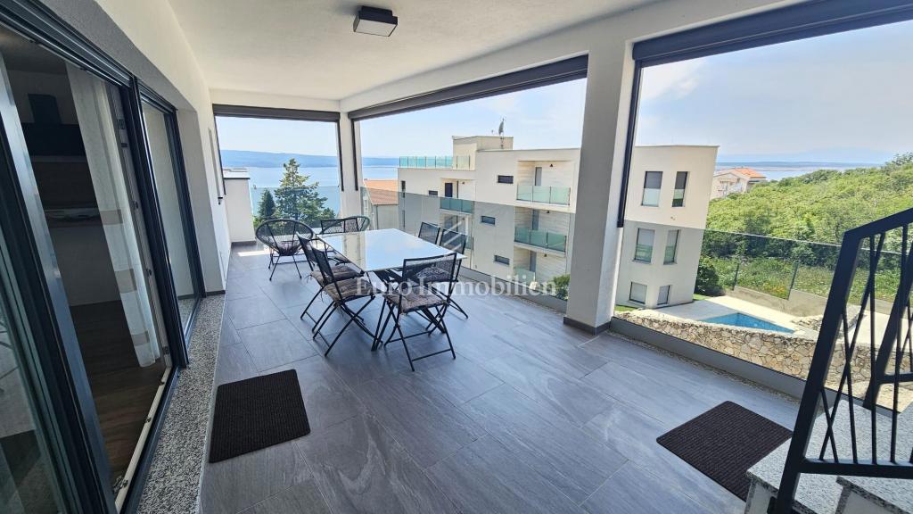 Penthouse z garažo in dodatnim apartmajem