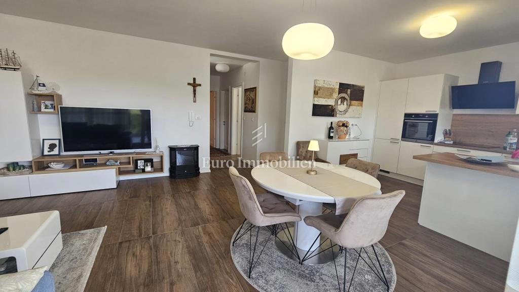 Penthouse z garažo in dodatnim apartmajem