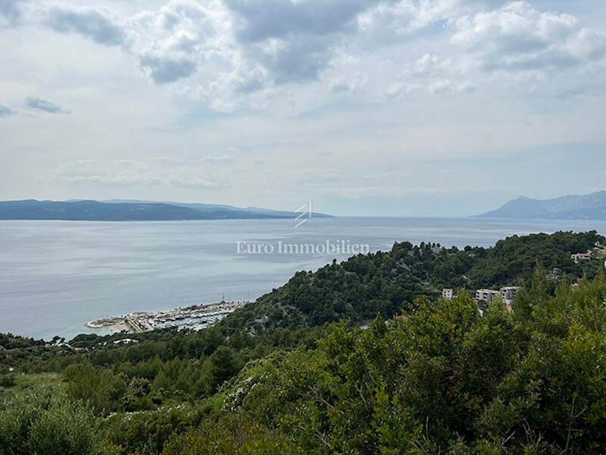 Ugodno zazidljivo zemljišče - Makarska