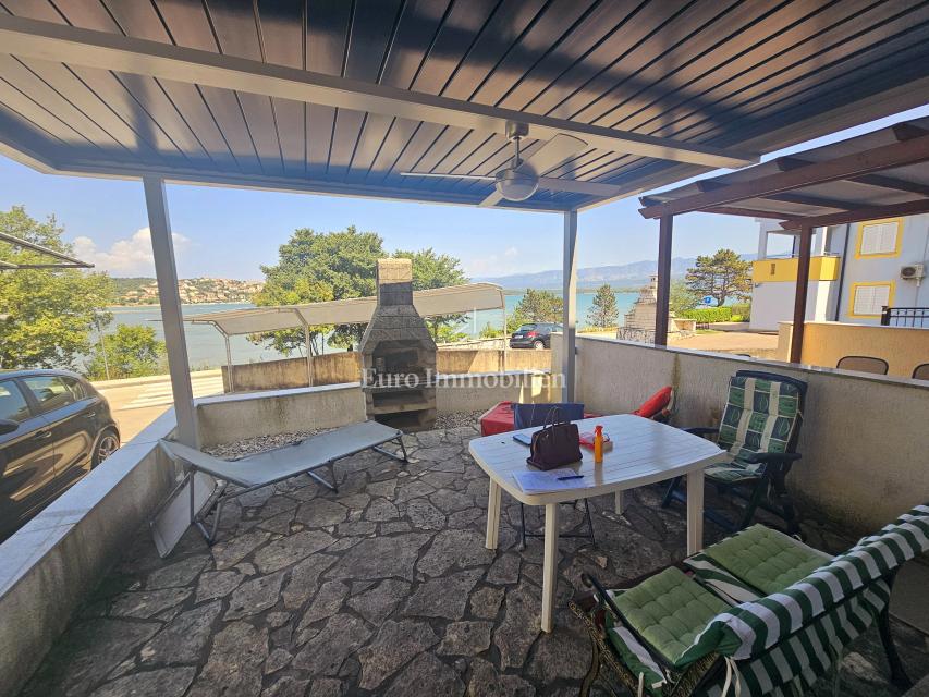 Otok Krk - hiša prvi red do morja