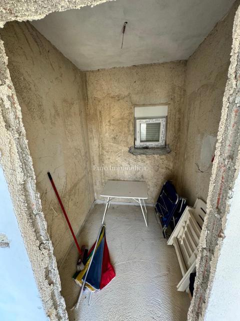 Okolica mesta Krk - hiša s pogledom na morje