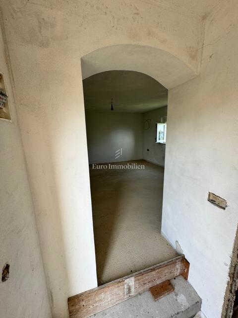 Okolica mesta Krk - hiša s pogledom na morje