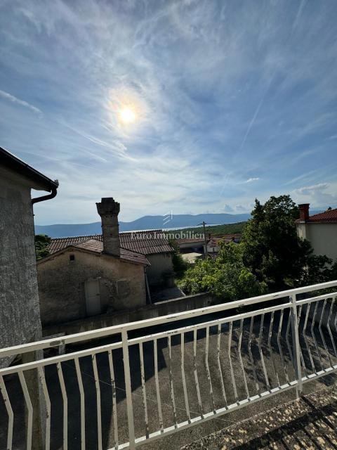 Okolica mesta Krk - hiša s pogledom na morje