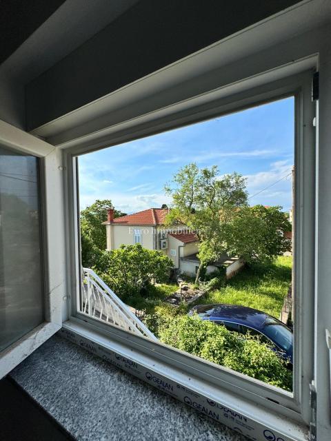 Okolica mesta Krk - hiša s pogledom na morje