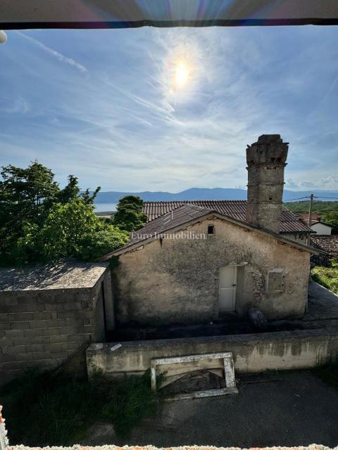 Okolica mesta Krk - hiša s pogledom na morje
