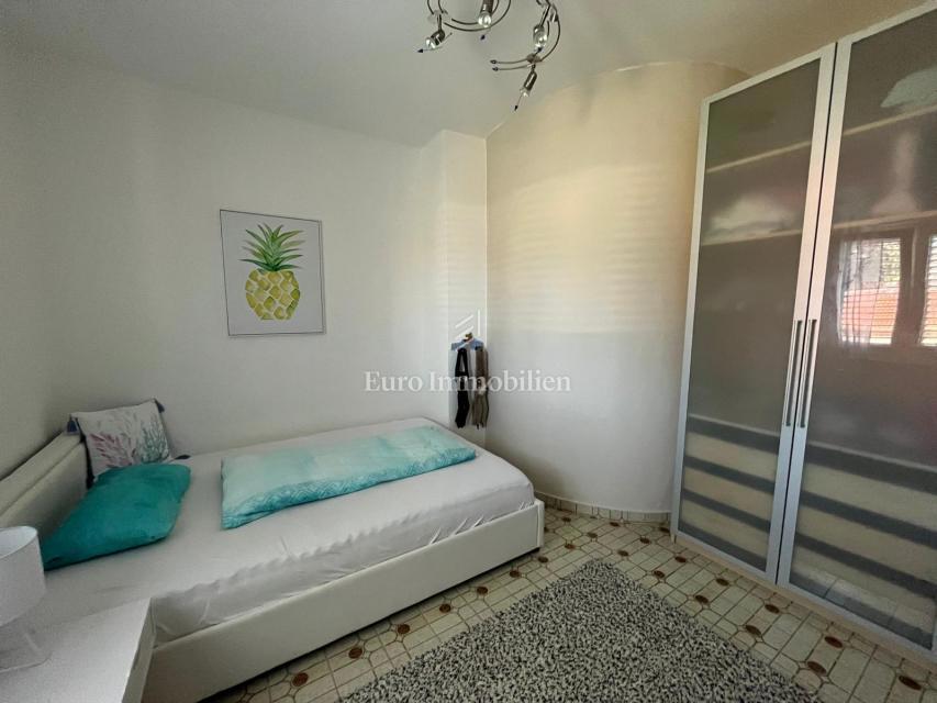 Apartmajska hiša 200 m od morja