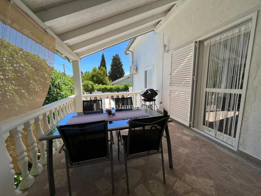 Apartmajska hiša 200 m od morja
