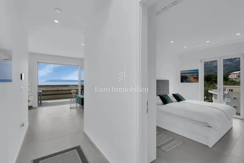 Tučepi - moderno opremljen apartma s pogledom na morje